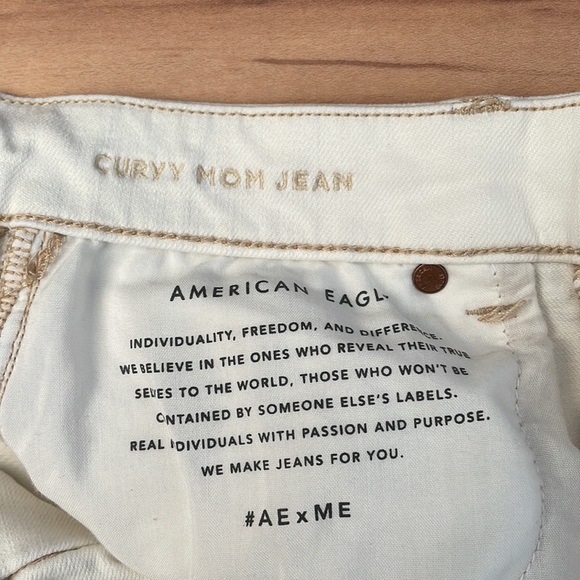 American Eagle Curvy Mom Jeans Stretch - Picture 7 of 9